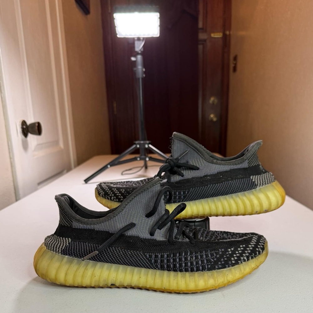 Yeezy Boost 350 V2 Carbon